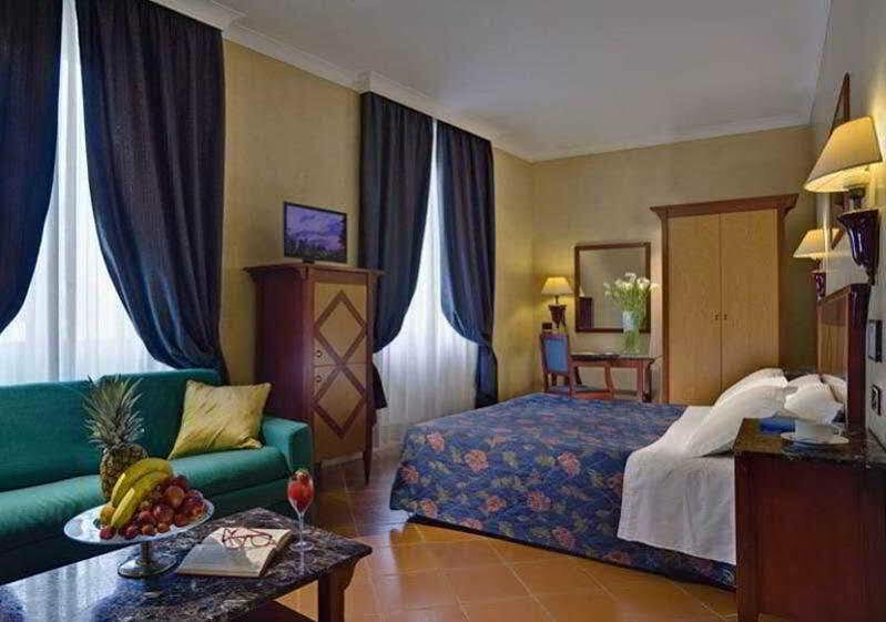 ホテル コロナ ディタリア フィレンツェ エクステリア 写真